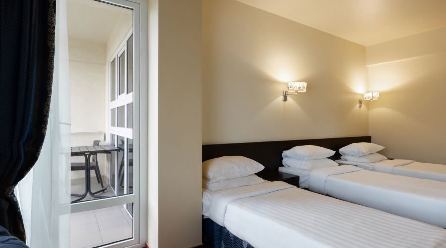 Стандарт 3-местный  с балконом