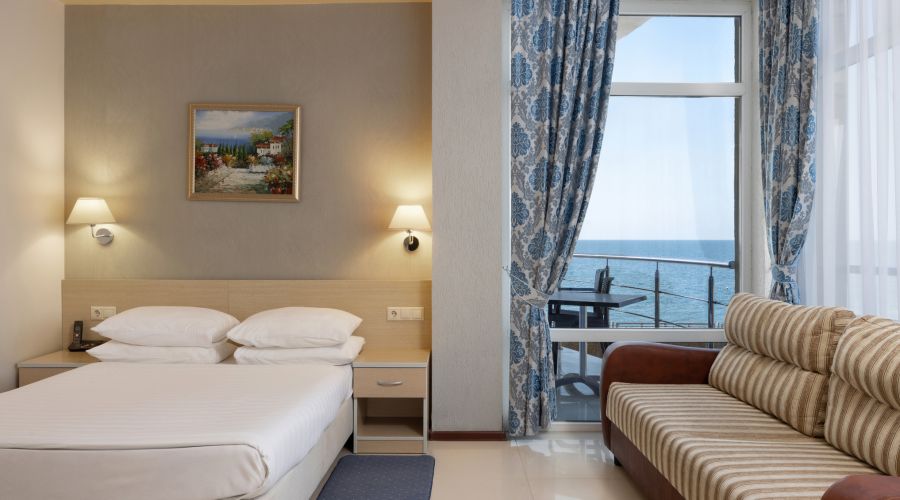 Улучшенный Делюкс с балконом и видом на море