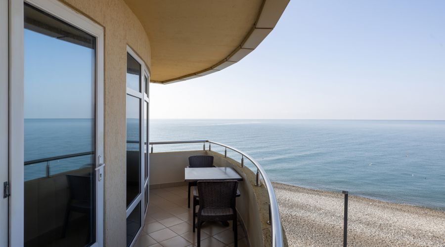 Люкс 2-местный с балконом и видом на море