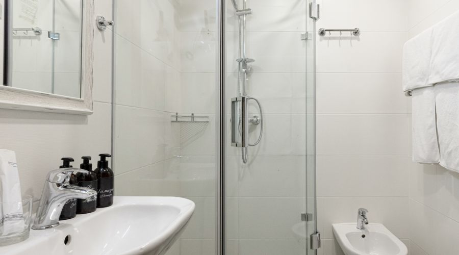 Полулюкс 2-местный 1-комнатный с балконом и видом на море