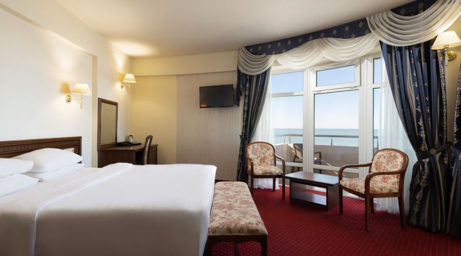 Люкс 2-местный с балконом и видом на море