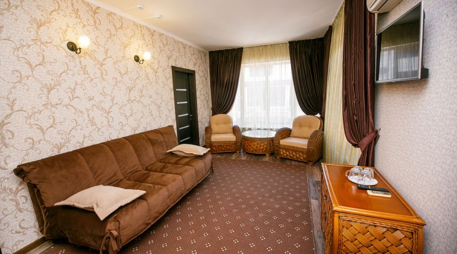 Люкс 4-местный с видом на город