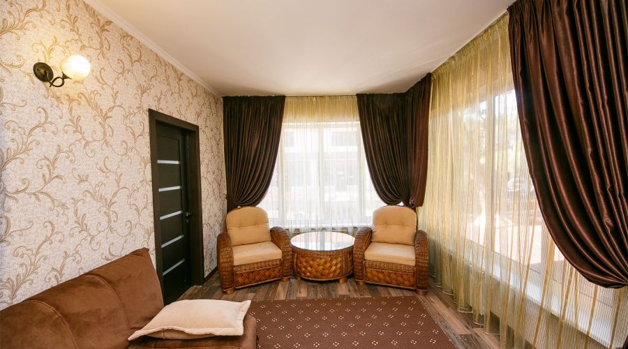 Люкс 4-местный с видом на город