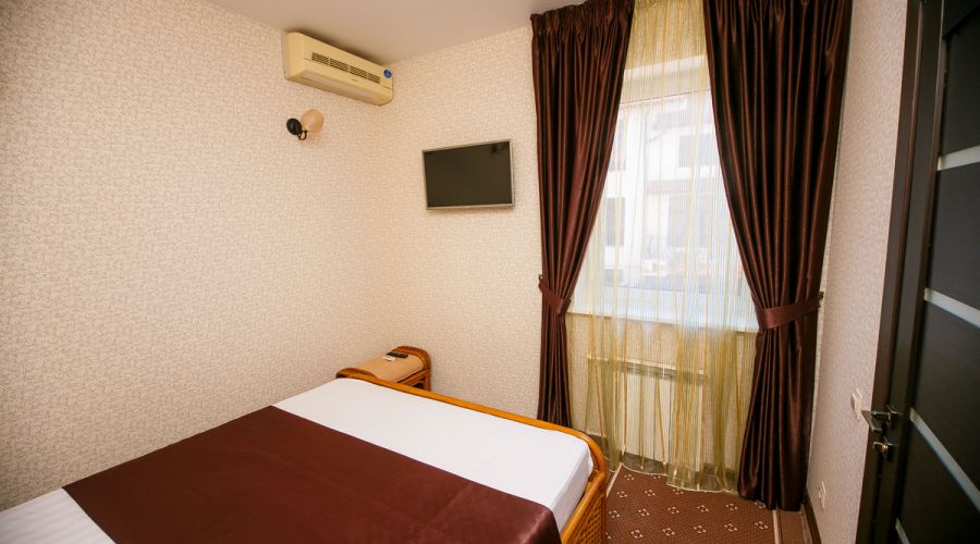 Люкс 4-местный с видом на город