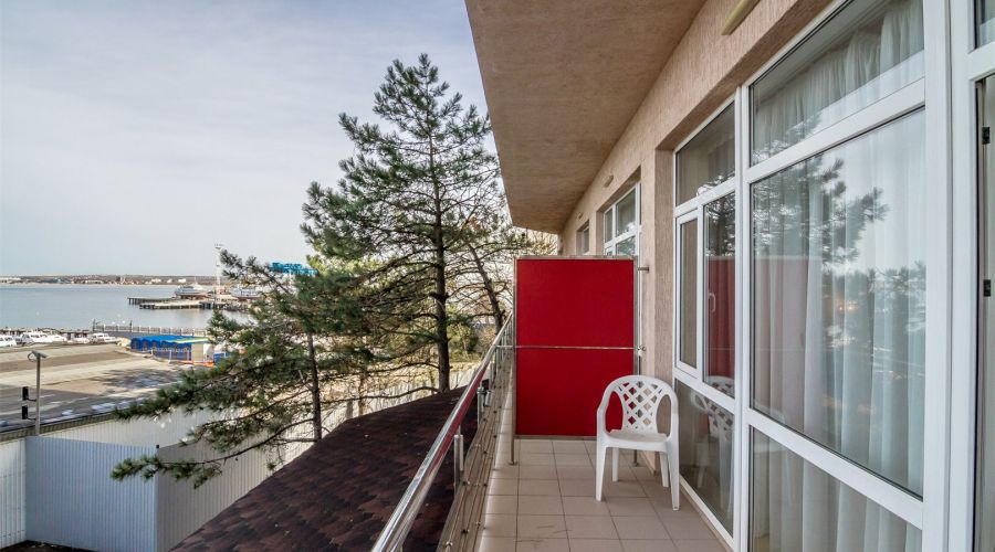 Комфорт 3-местный Triple+ c видом на море