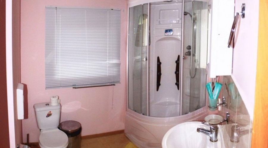 Люкс 2 местный 3комнатный 2-х этажный коттедж Гастхаус