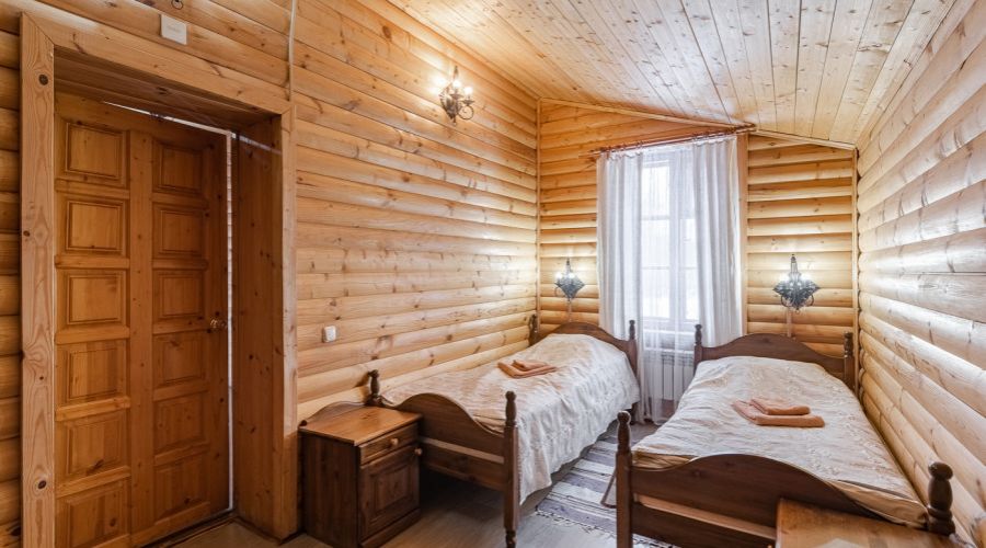 Дом 10-местный 2-этажный "Дом за прудом".