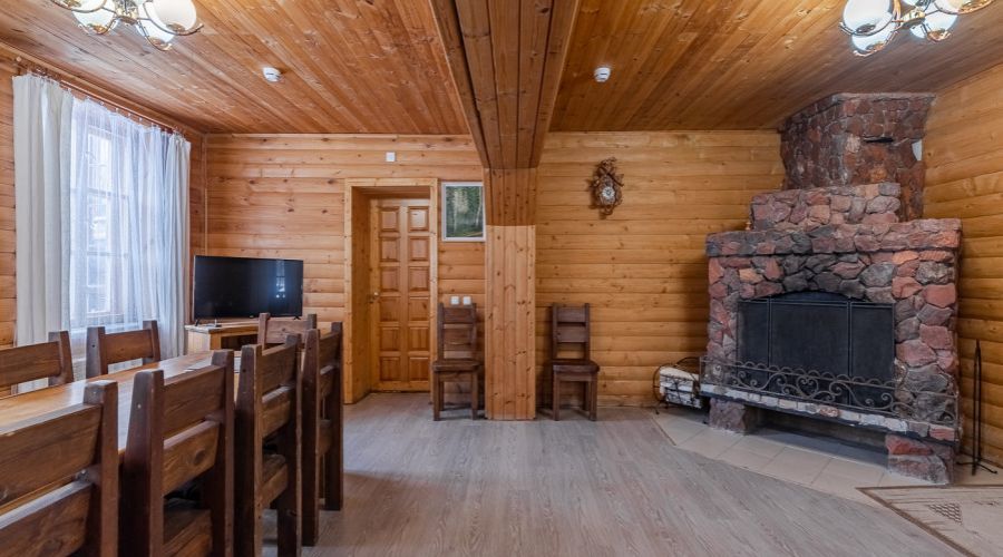 Дом 10-местный 2-этажный "Дом за прудом".