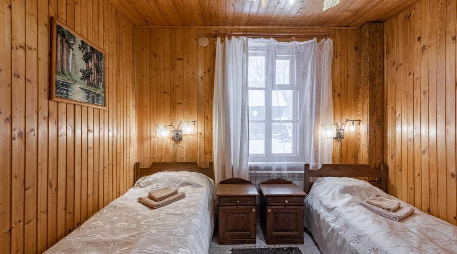 Дом 10-местный 2-этажный "Дом за прудом".