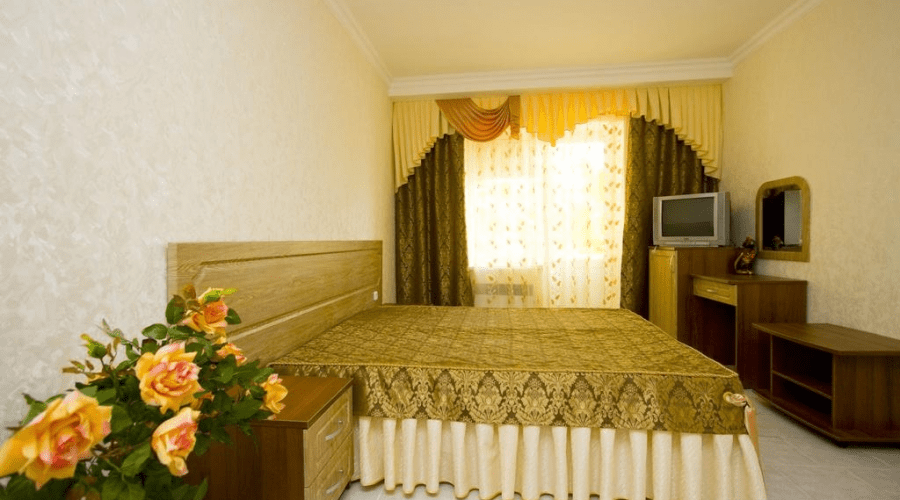 Стандартный 3-местный с балконом