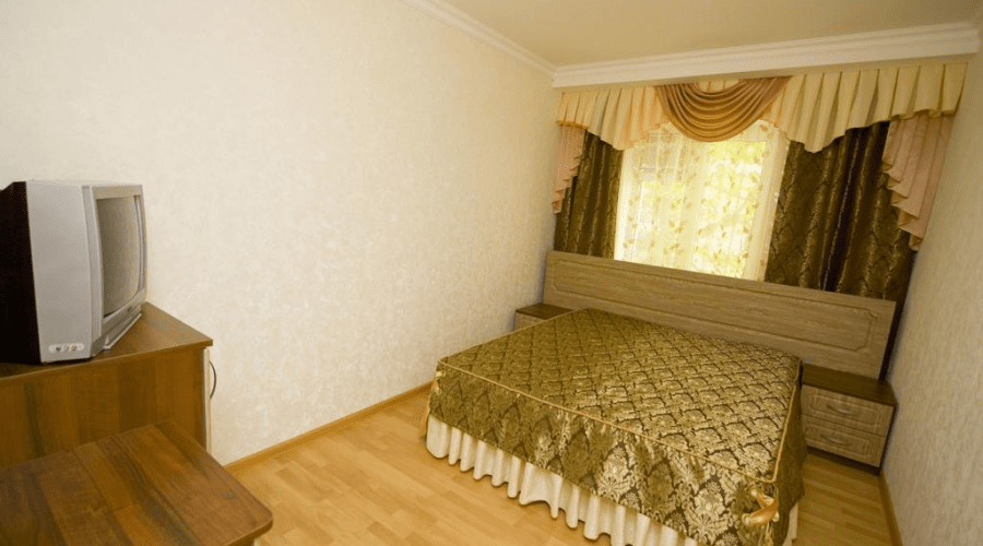 Стандартный 3-местный с балконом