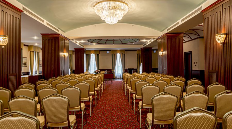 Зал Александров