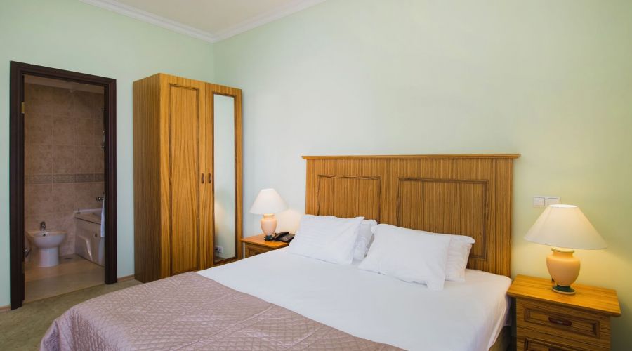 Полулюкс 2-местный 1-комнатный (вилла 1,2,3,5,6,9)