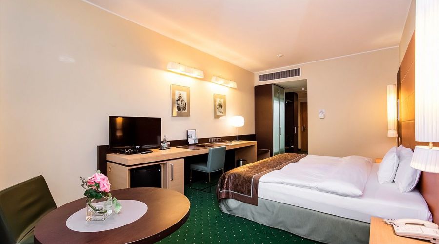 Делюкс 2-местный KING KREMLIN