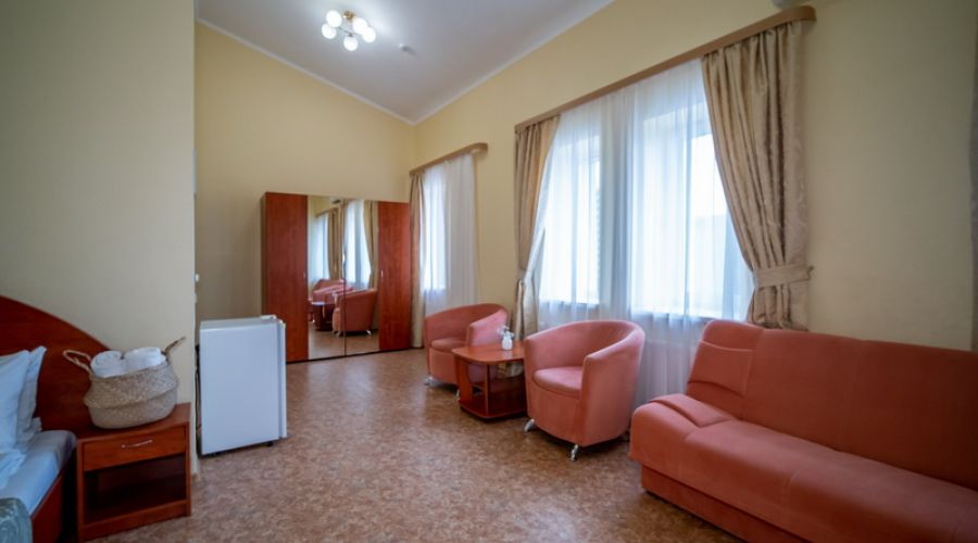 Люкс 4-местный 2-комнатный корпус 2