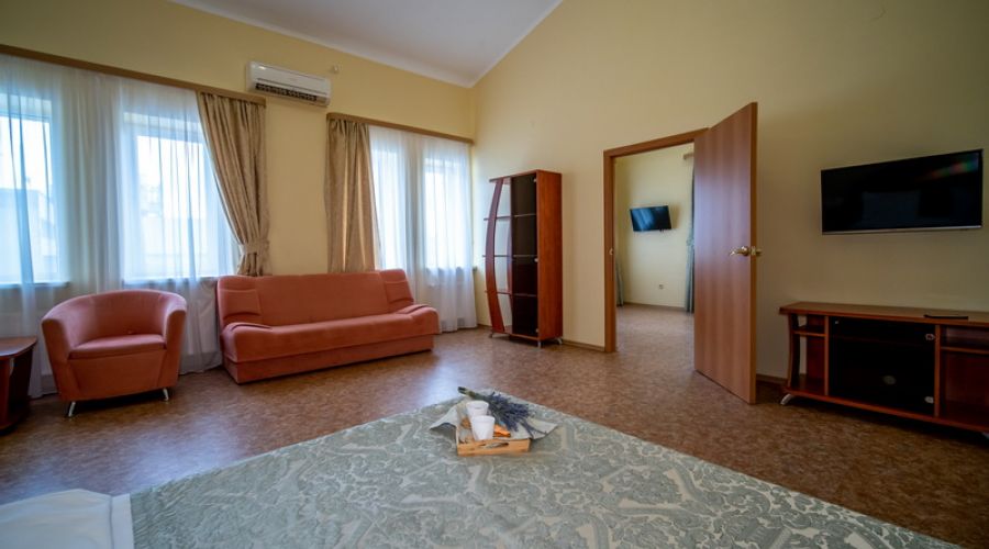 Люкс 4-местный 2-комнатный корпус 2