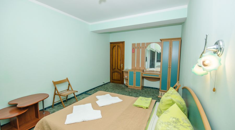 Эконом + 2-местный (с/у на блок)