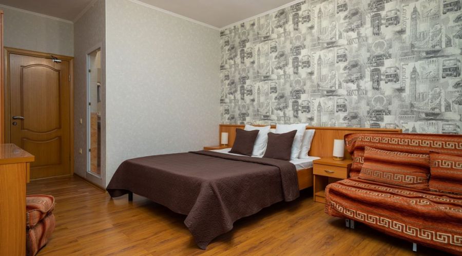 Стандарт Четырехместный с балконом и видом на реку