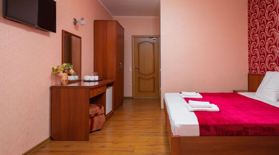 Стандарт Трехместный номер DBL или TWIN (без вида)