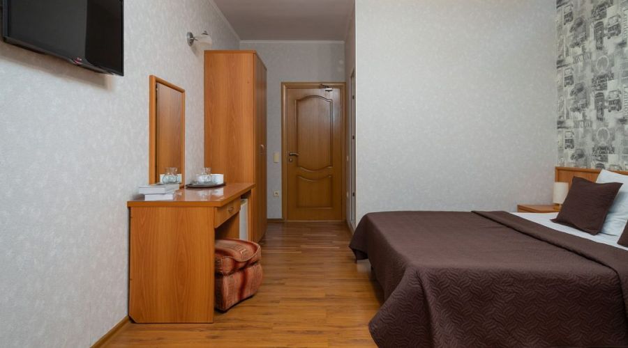 Стандарт Четырехместный с балконом и видом на реку