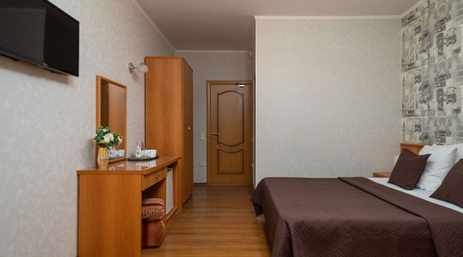 Стандарт Четырехместный с террассой и видом на реку