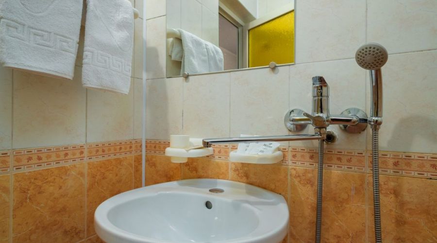 Стандарт Четырехместный с балконом и видом на реку