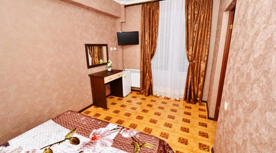 Люкс 5 местный 2 комнатный с балконом