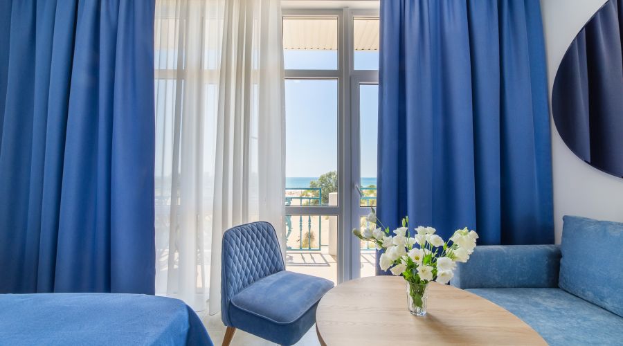 Полулюкс 2-местный вид на море