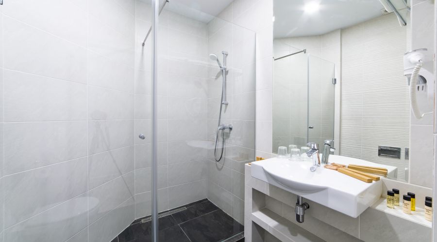 Люкс 4-местный 3-комн.1эт.