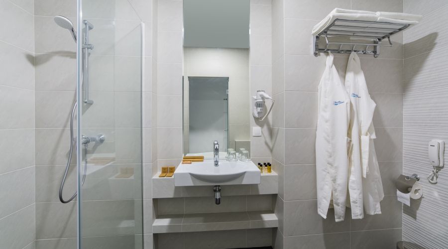 Люкс 4-местный 3-комн.1эт.