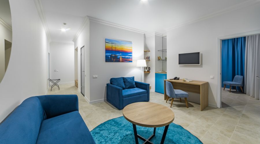 Люкс 4-местный 3-комн.1эт.