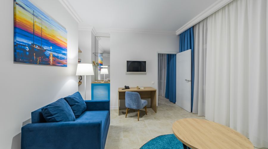 Люкс 4-местный 3-комн.1эт.