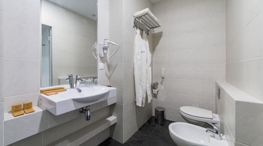 Люкс 4-местный 3-комнатный 3 этаж