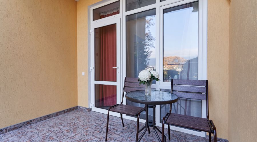 Стандартный 3-местный с балконом или террасой