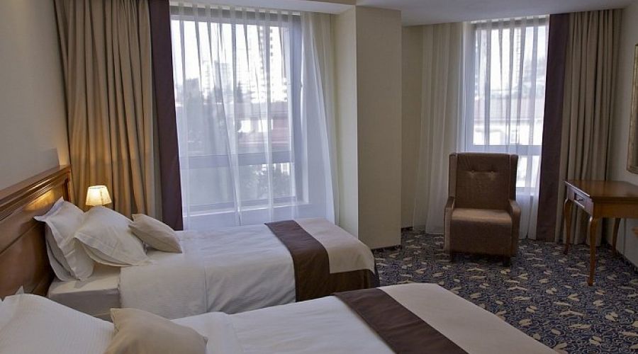 Люкс 4-местный 3-комнатный семейный без балкона