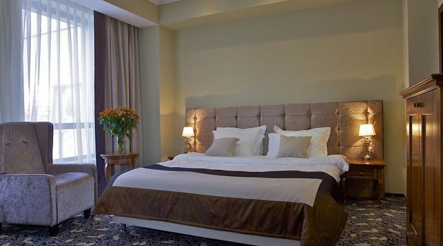 Люкс 4-местный 3-комнатный семейный без балкона