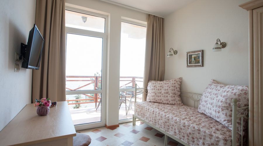 Апартаменты 2-местные 2-комнатные (вид на море)