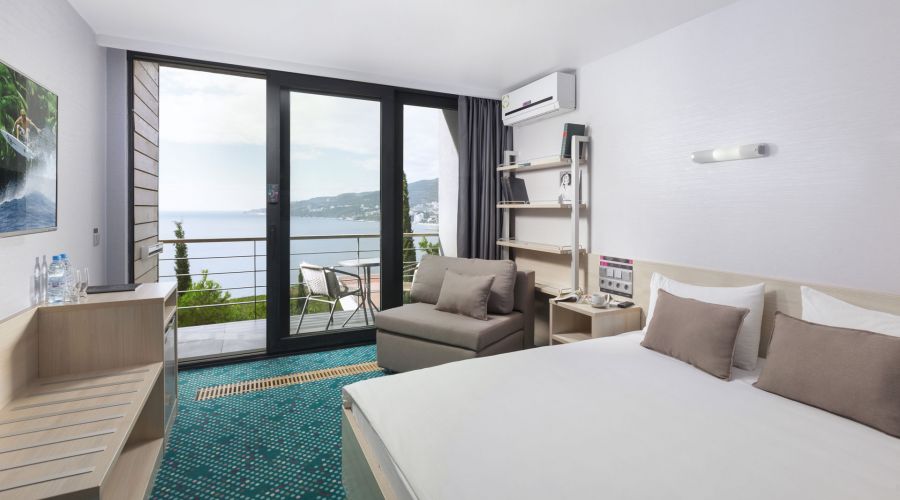 Стандартный улучшенный 3-местный с одной двуспальной кроватью и раскладным креслом Green Park