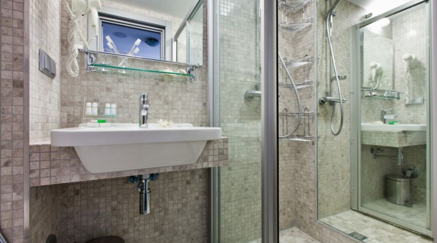 Стандартный улушченный 4-местный с двуспальной и двухъярусной кроватями Green Park