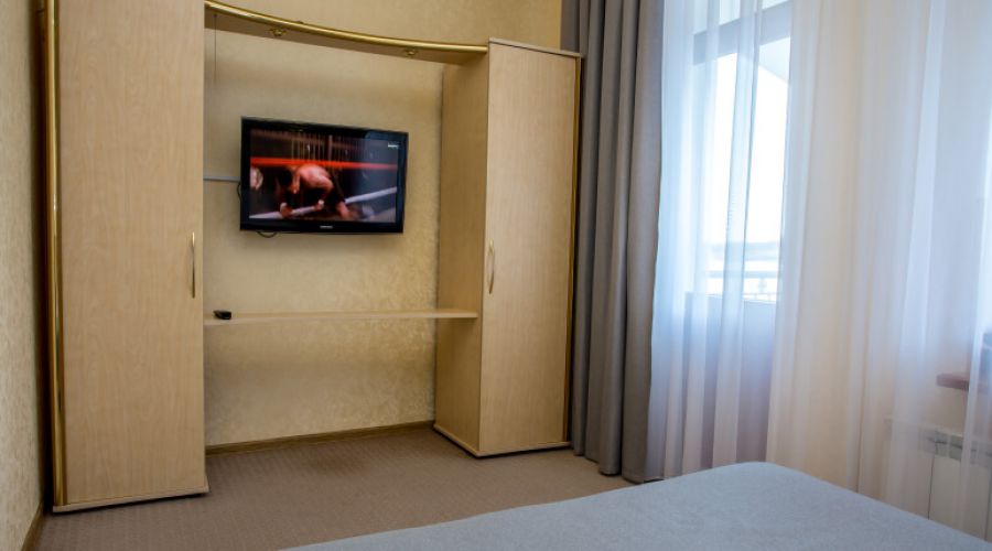 Джуниор сюит 2-местный 2-комнатный с двориком