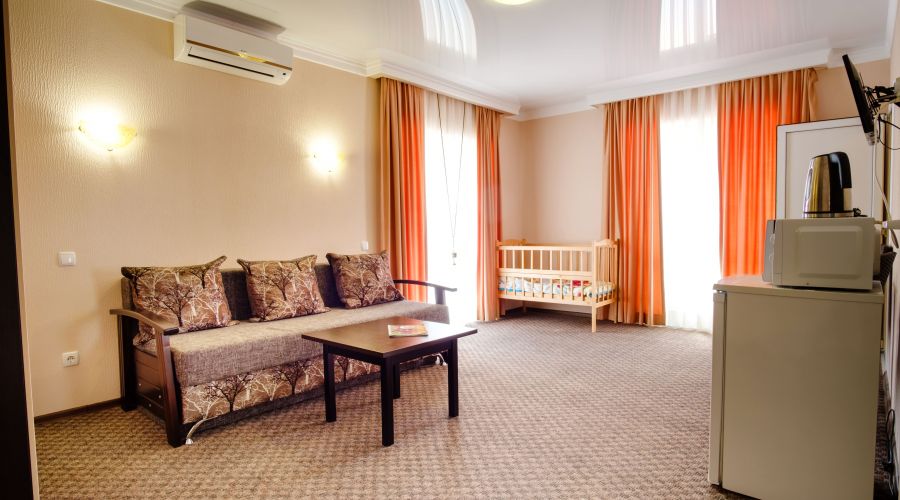 Люкс 2-местный 2-комнатный с балконом