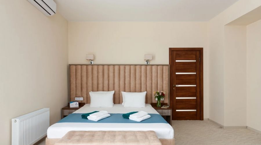 Люкс семейный 4-местный 3-комнатный