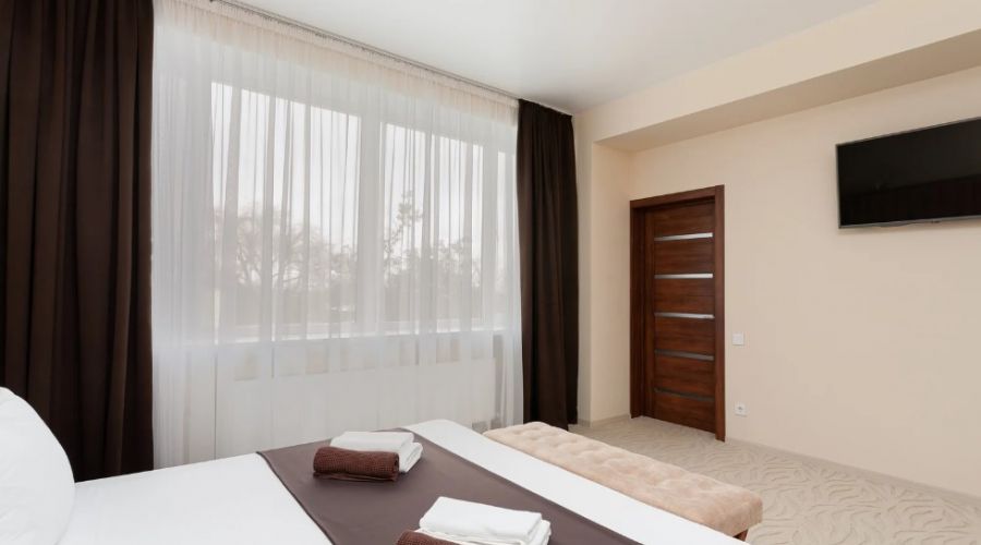 Люкс семейный 4-местный 3-комнатный