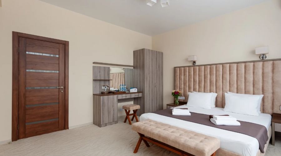 Люкс семейный 4-местный 3-комнатный