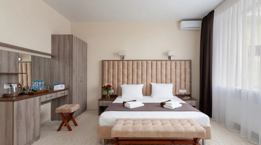 Люкс семейный 4-местный 3-комнатный