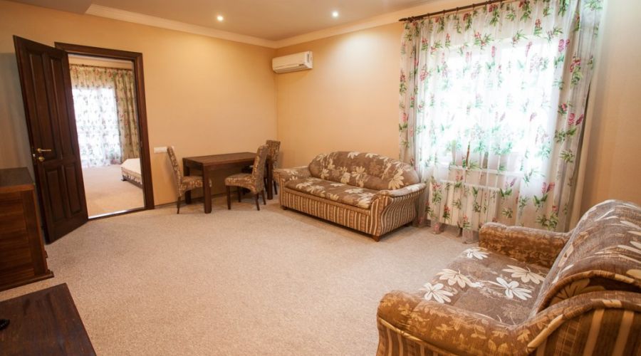 Lux COMFORT 2-местный 2-комнатный корпус 1