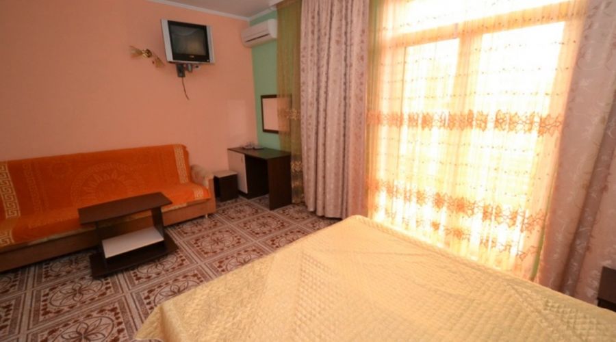 Стандарт 4-местный Улучшенный с балконом