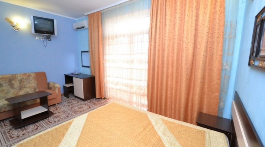 Стандарт 4-местный с балконом