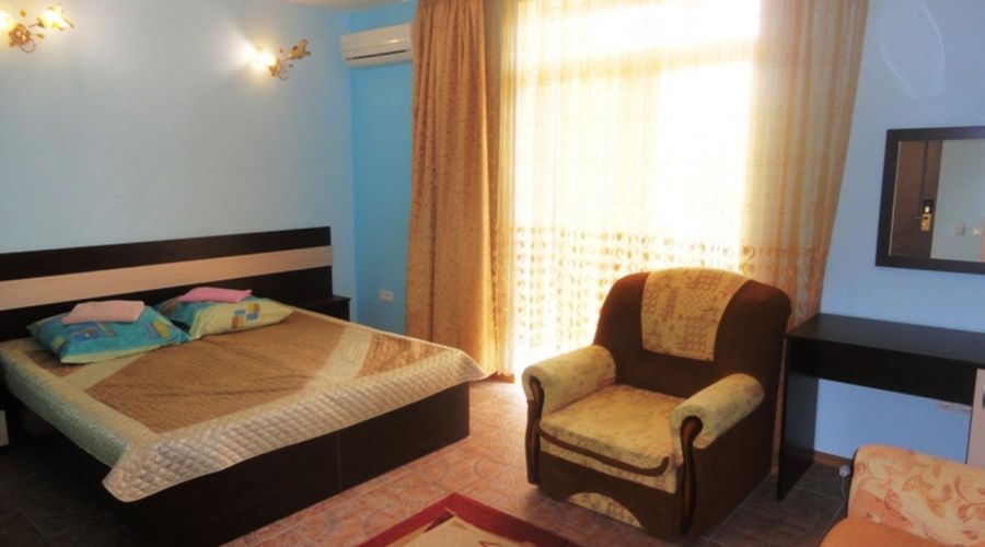 Стандарт 4-местный с балконом