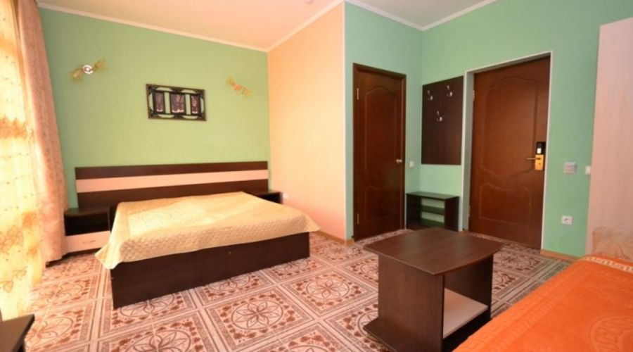 Стандарт 4-местный Улучшенный с балконом